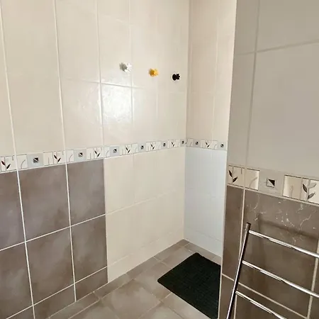 : T3 Renove, 4 Pers, Proche Thermes, Wifi - Fr-1-495-145 *
