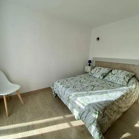 T3 Renove Avec Wifi, Proche Des Thermes De - Fr-1-495-145 Apartment *